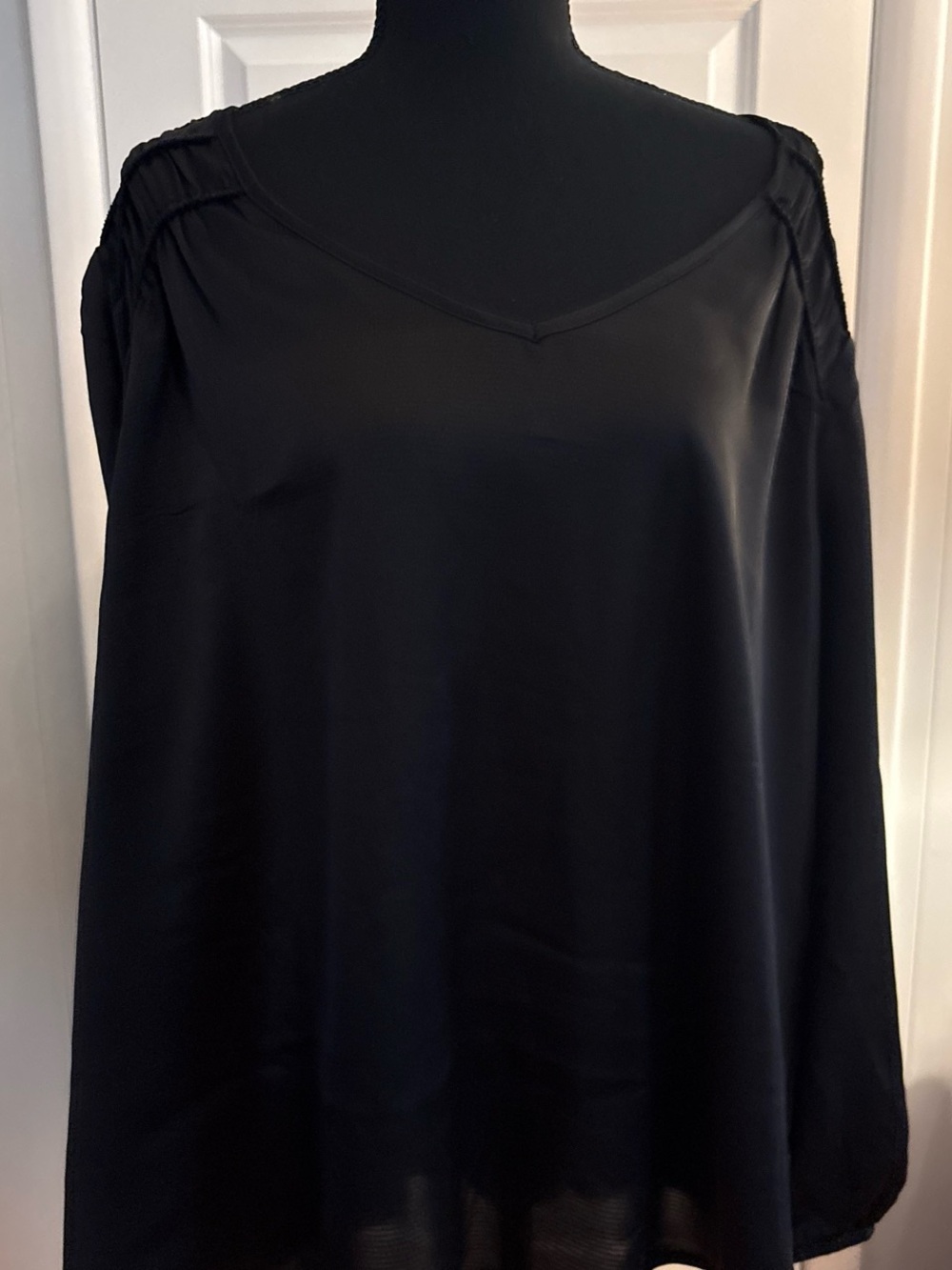 Lane Bryant Black V-Neck Long Sleeve Tunic Top